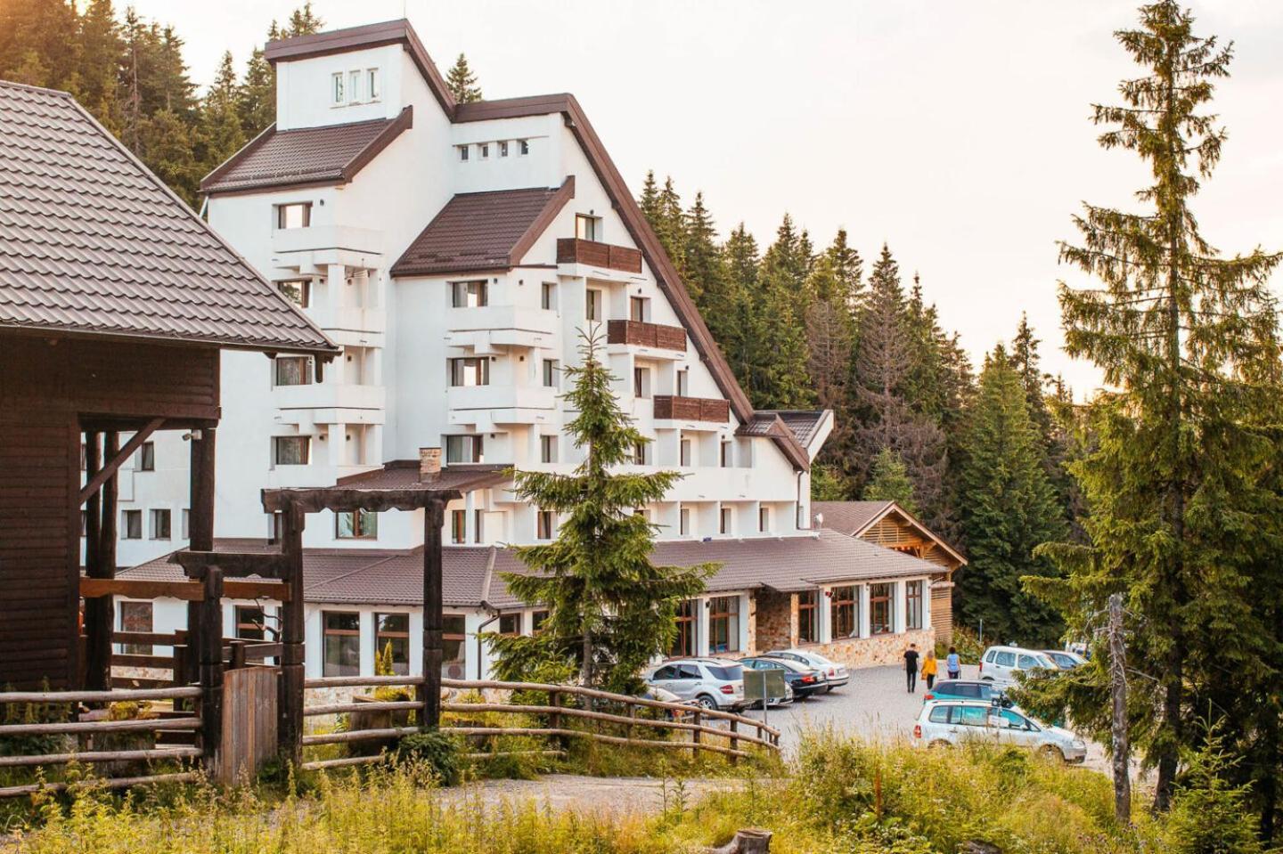 Hotel Alpin Rarau Câmpulung Moldovenesc Eksteriør bilde